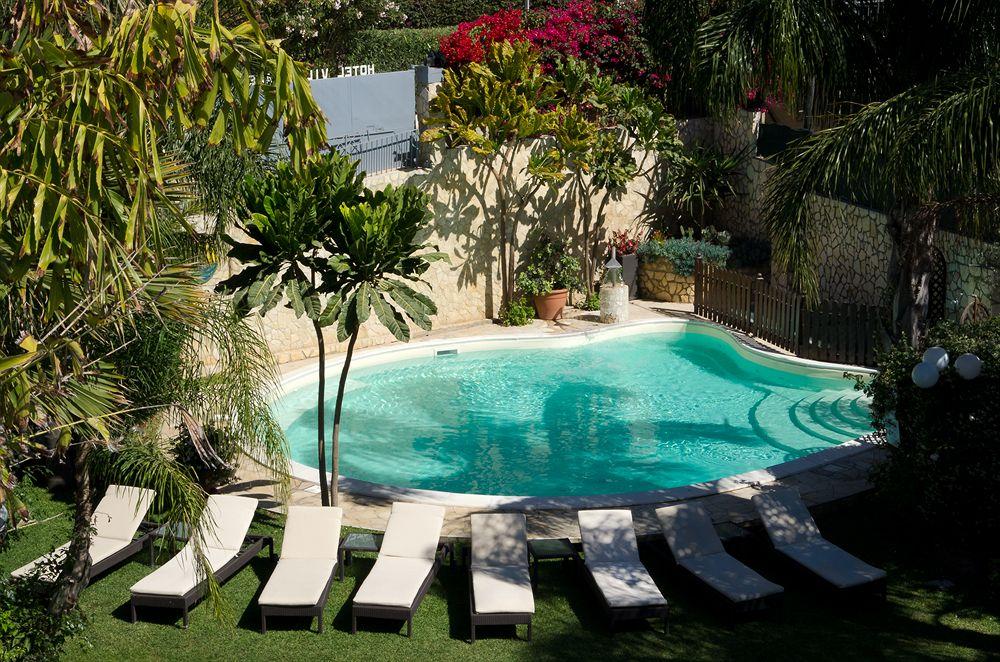 Hotel Villamare Fontane Bianche Exterior photo