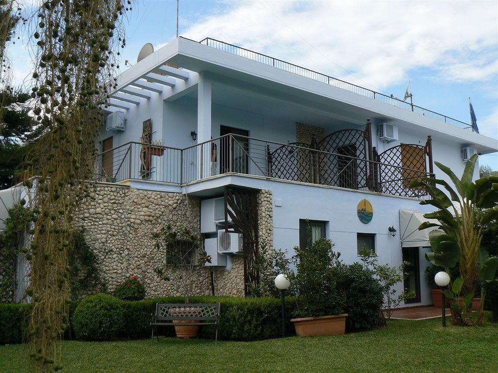 Hotel Villamare Fontane Bianche Exterior photo